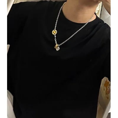 Подвеска Louis Vuitton Ring And Flower "Gold" фото № 6 Подвеска Louis Vuitton Ring And Flower "Gold" фото № 6