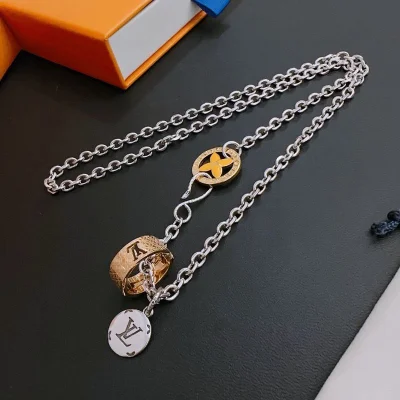 Подвеска Louis Vuitton Ring And Flower "Gold" фото № 5 Подвеска Louis Vuitton Ring And Flower "Gold" фото № 5