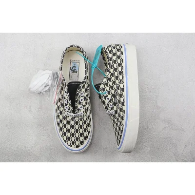 Brain Dead x Vans Authentic "Marshmallow/Black" фото № 7 Brain Dead x Vans Authentic "Marshmallow/Black" фото № 7