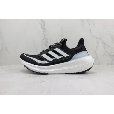 Adidas UltraBoost Light "Black/White" фото № 2 Adidas UltraBoost Light "Black/White" фото № 2