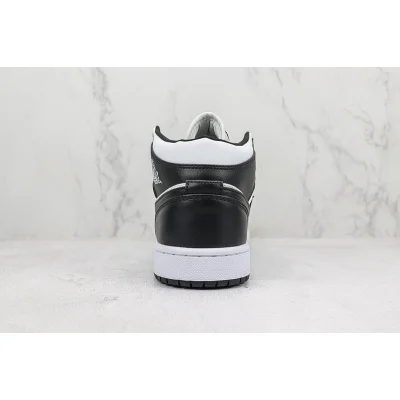 Air Jordan 1 Mid "Golf Panda" фото № 9 Air Jordan 1 Mid "Golf Panda" фото № 9