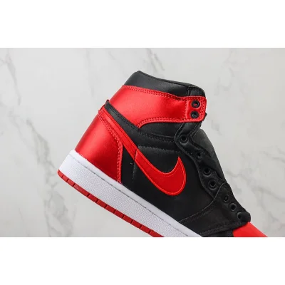 Air Jordan 1 Retro High "Satin Bred" фото № 3