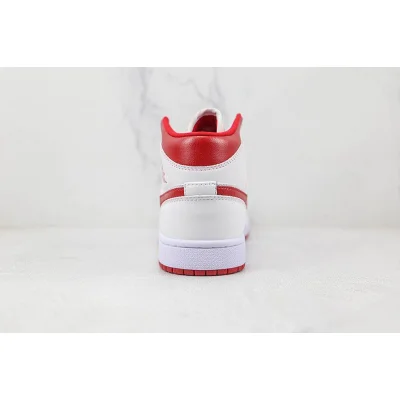 Air Jordan 1 Mid "Red Toe" фото № 9