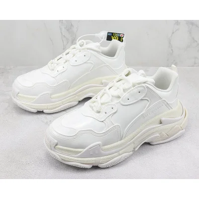 Balenciaga Triple S "Glossy White" фото № 5 Balenciaga Triple S "Glossy White" фото № 5