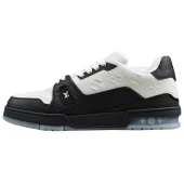 Louis Vuitton Trainer "Black & Noir"