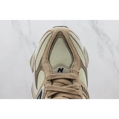 New Balance 9060 "Sea Salt/Brown" фото № 4 New Balance 9060 "Sea Salt/Brown" фото № 4