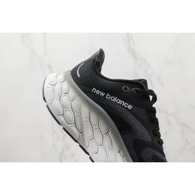 New Balance Fresh Foam X More V4 "Black/White" фото № 3