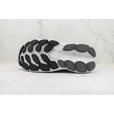 New Balance Fresh Foam X More V4 "Black/White" фото № 8
