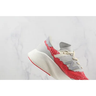 Stone Island x Tokio Design Studio x New Balance FuelCell RC Elite V2 "Energy Red" фото № 3