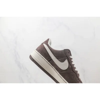 Nike Air Force 1 07 Low "Chocolate/White" фото № 3 Nike Air Force 1 07 Low "Chocolate/White" фото № 3
