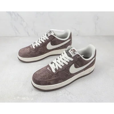 Nike Air Force 1 07 Low "Chocolate/White" фото № 5 Nike Air Force 1 07 Low "Chocolate/White" фото № 5