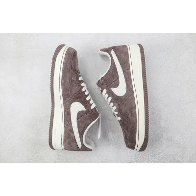 Nike Air Force 1 07 Low "Chocolate/White" фото № 6 Nike Air Force 1 07 Low "Chocolate/White" фото № 6