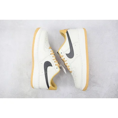 Nike Air Force 1 Low "Sail/Gold" фото № 6 Nike Air Force 1 Low "Sail/Gold" фото № 6
