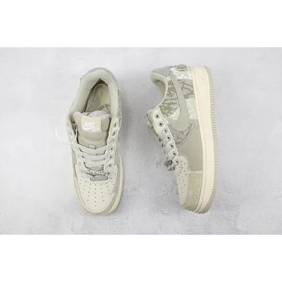 Travis Scott x Nike Air Force 1 Low "Grey/White" фото № 7