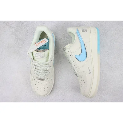 Undefeated x Nike Air Force 1 Low "White/Shy Blue/Sliver" фото № 7