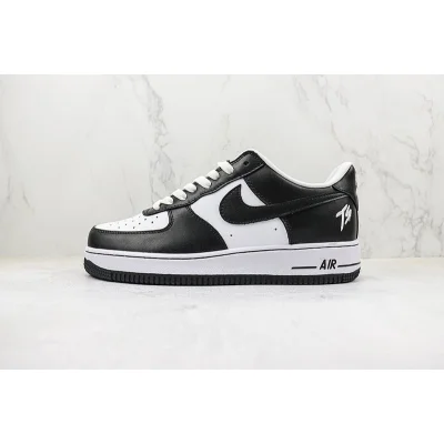 Terror Squad x Nike Air Force 1 Low "Black and White" фото № 2