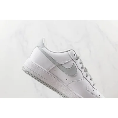 Nike Air Force 1 Low "Pure Platinum" фото № 3 Nike Air Force 1 Low "Pure Platinum" фото № 3