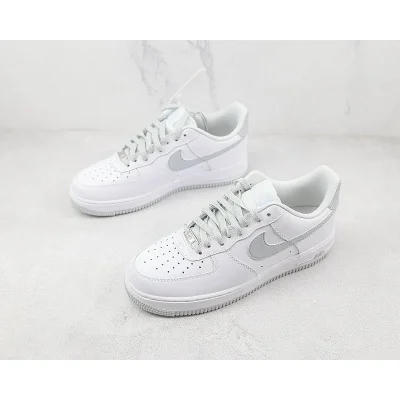 Nike Air Force 1 Low "Pure Platinum" фото № 5 Nike Air Force 1 Low "Pure Platinum" фото № 5