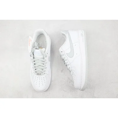 Nike Air Force 1 Low "Pure Platinum" фото № 6 Nike Air Force 1 Low "Pure Platinum" фото № 6