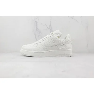 Louis Vuitton x Nike Air Force 1 Low "Triple White" фото № 2