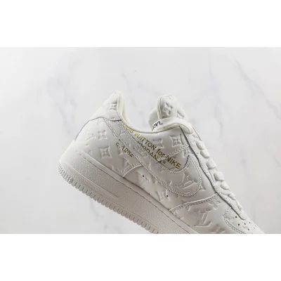 Louis Vuitton x Nike Air Force 1 Low "Triple White" фото № 3
