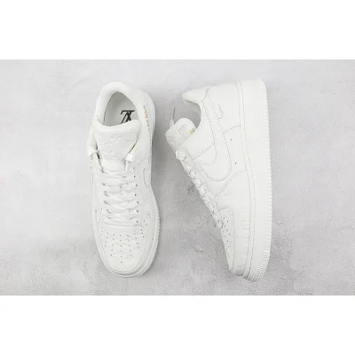 Louis Vuitton x Nike Air Force 1 Low "Triple White" фото № 7
