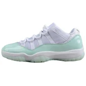 Nike Air Jordan 11 Low "Igloo"