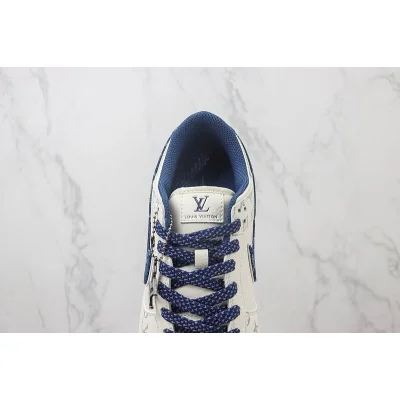 Louis Vuitton x Nike Dunk Low "Daisy White/Aegean" фото № 5