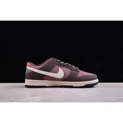 Wu-Tang Clan x Nike SB Dunk Low "Burgundy" фото № 7 Wu-Tang Clan x Nike SB Dunk Low "Burgundy" фото № 7