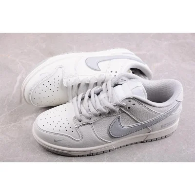 Supreme x Nike SB Dunk Low "Gray" фото № 3