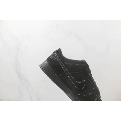 Travis Scott x Nike Dunk Low "Black Phantom" фото № 3