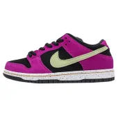 Nike Dunk Low "Red Plum"