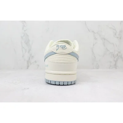 Travis Scott x Nike Dunk Low "Cream White/Light Blue" фото № 9