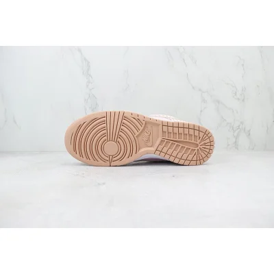 Nike Dunk Low "Pink Gingham" фото № 8 Nike Dunk Low "Pink Gingham" фото № 8