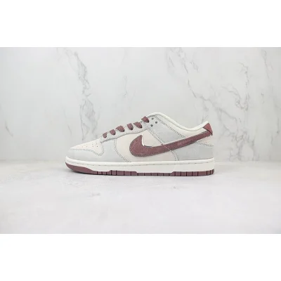 Otomo Katsuhiro x Nike Dunk Low "Desert Sand/Matte Brown" фото № 2