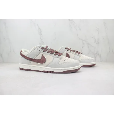 Otomo Katsuhiro x Nike Dunk Low "Desert Sand/Matte Brown" фото № 6