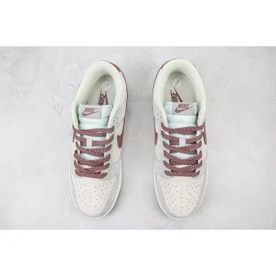 Otomo Katsuhiro x Nike Dunk Low "Desert Sand/Matte Brown" фото № 7
