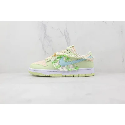 Nike Dunk Low "Light Green Emerald" фото № 2