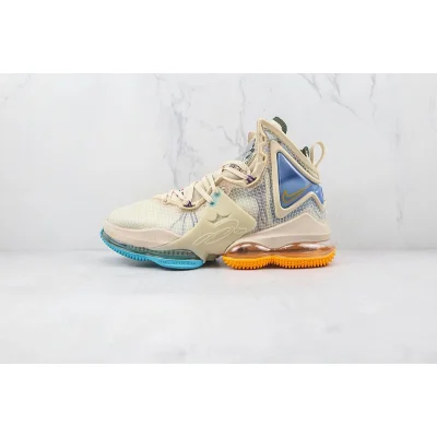 Nike LeBron 19 "Minneapolis Lakers" фото № 2