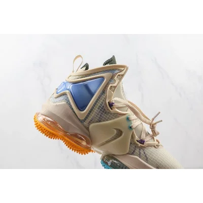 Nike LeBron 19 "Minneapolis Lakers" фото № 4