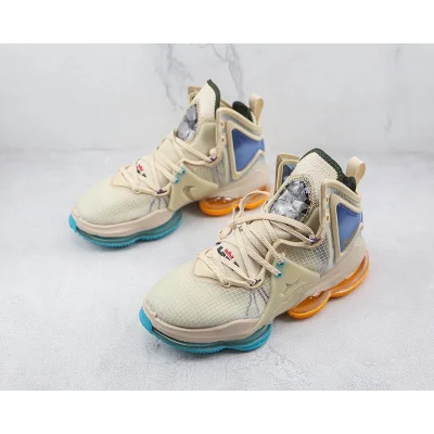 Nike LeBron 19 "Minneapolis Lakers" фото № 5