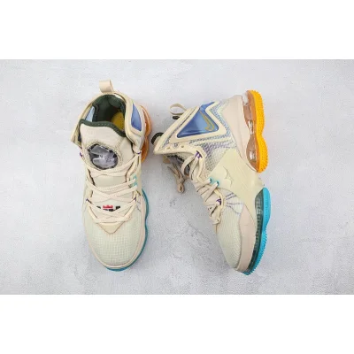 Nike LeBron 19 "Minneapolis Lakers" фото № 7