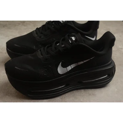 Nike Vomero Premium "Triple Black" фото № 3 Nike Vomero Premium "Triple Black" фото № 3