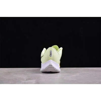Nike Air Zoom Rival Fly 3 "Barely Volt Photon Dust" фото № 5 Nike Air Zoom Rival Fly 3 "Barely Volt Photon Dust" фото № 5