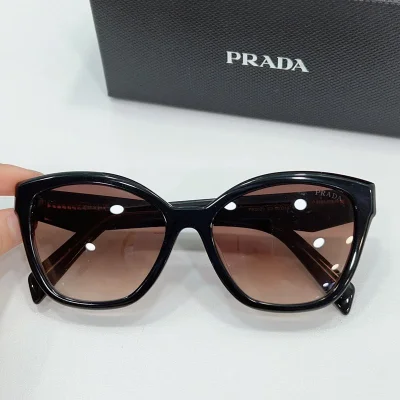 Солнцезащитные очки Prada Rounded Square Form And Logo On Temples "Brown" фото № 2 Солнцезащитные очки Prada Rounded Square Form And Logo On Temples "Brown" фото № 2