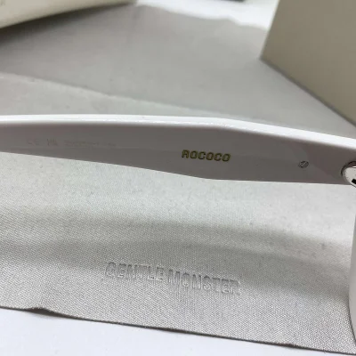 Солнцезащитные очки Gentle Monster Cat Eye Shaped Decorated By Logo "White" фото № 7 Солнцезащитные очки Gentle Monster Cat Eye Shaped Decorated By Logo "White" фото № 7