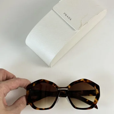 Солнцезащитные очки Prada Hexagon Form With Logo "Brown/Yellow" фото № 2