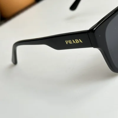Солнцезащитные очки Prada Big Logo Letters On Frame "Black" фото № 3