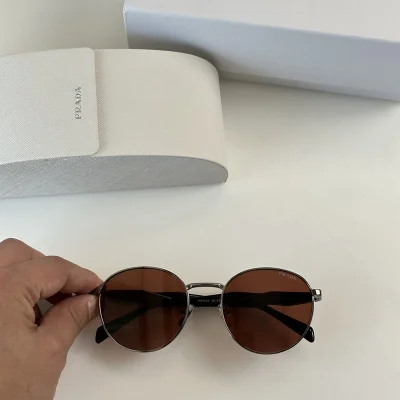 Солнцезащитные очки Prada Temple From Two Details With Logo "Red" фото № 2