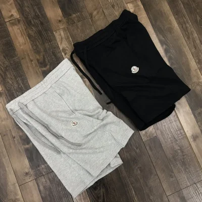 Шорты Moncler With White Emblem "Black" фото № 2 Шорты Moncler With White Emblem "Black" фото № 2